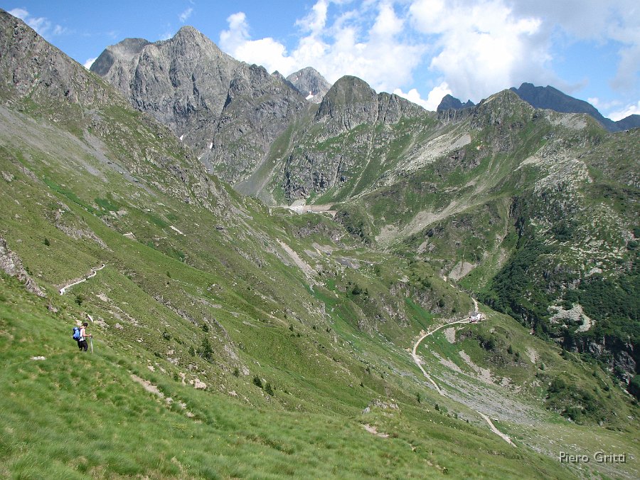 Masoni 242.jpg - Scendiamo al Lago del Diavolo seguendo ancora il sentiero dell'acquedotto